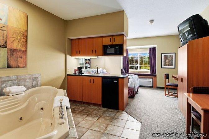 Stay Beyond Inn & Suites Elma Cameră foto